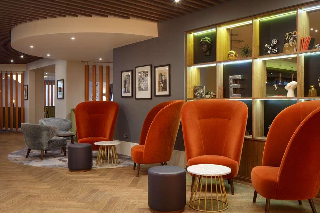 Doubletree By Hilton London Elstree Hotel Borehamwood Interior foto